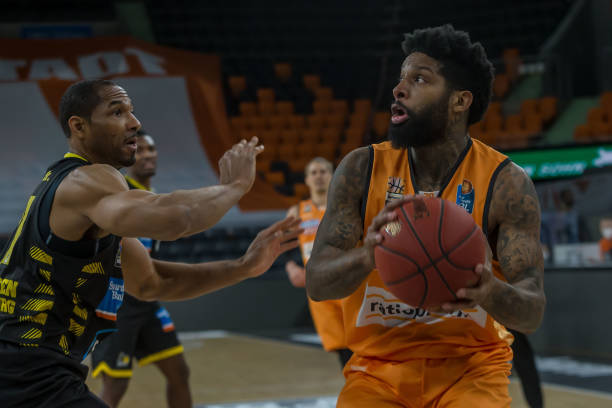 境中求生的 境中求生的