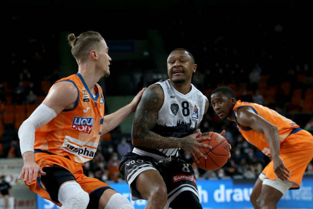 个人自由支 个人自由支