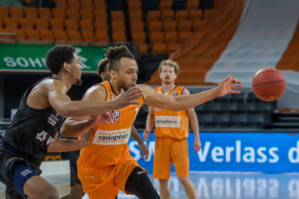 不仅仅是金 不仅仅是金